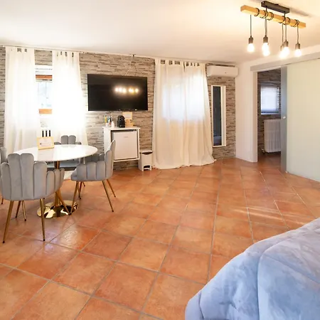Vitti's - Verona Est 4*